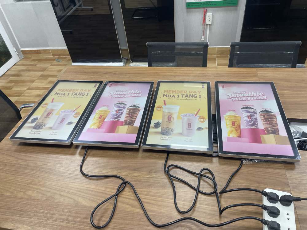 màn hình quảng cáo lcd 22inch treo tường của Tân Hải Thái