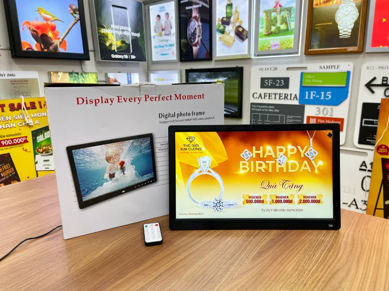 màn hình quảng cáo LCD 17 inches
