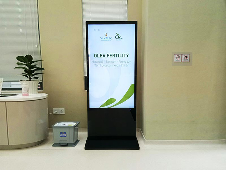 Màn hình quảng cáo LCD 55inch chân đứng cho các Phòng khám