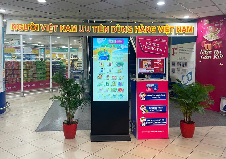 màn hình quảng cáo LCD 55inch chân đứng cho siêu thị