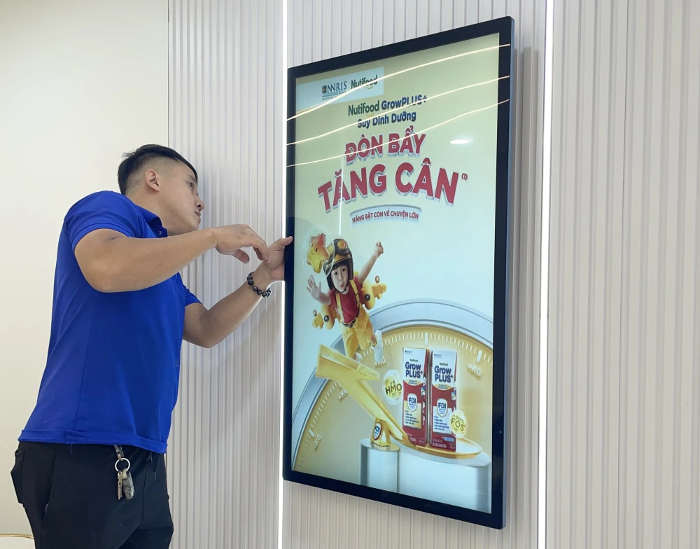 sửa chữa màn hình quảng cáo LCD chính hãng, uy tín, nhanh chóng