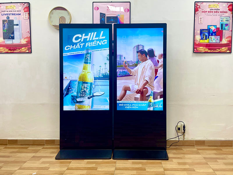 Màn Hình Quảng Cáo LCD Chân Đứng 55"